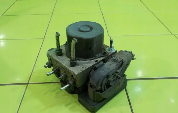 Dacia Duster ABS Pump 476606440R