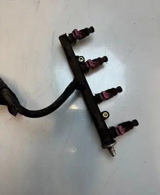 Fuel main line pipe