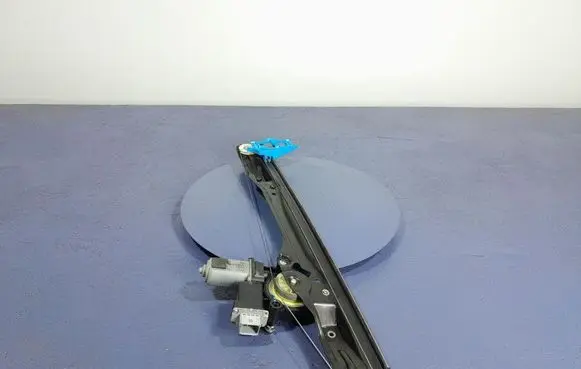Opel Combo D Front door window regulator with motor 52063786