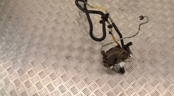 BMW 3 E90 E91 Fuel injection high pressure pump 7798333 0445010146