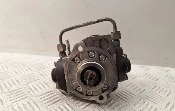 Toyota Avensis T250 Fuel injection high pressure pump 221000R020 HU2940000304