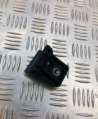 Opel Astra J Radiator mount bracket 13250318