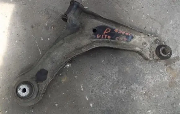Mercedes-Benz Vito Viano W638 Front control arm 2213331805