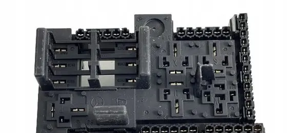 Mercedes-Benz E AMG W213 Fuse box set A2139068701
