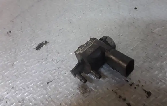 Volkswagen PASSAT B6 Turbo solenoid valve 1K0906283A