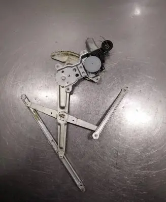 Suzuki Swift I Front door window regulator with motor 8346063J00