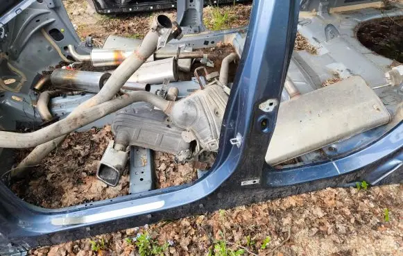 Ford Focus Pillar (middle) 