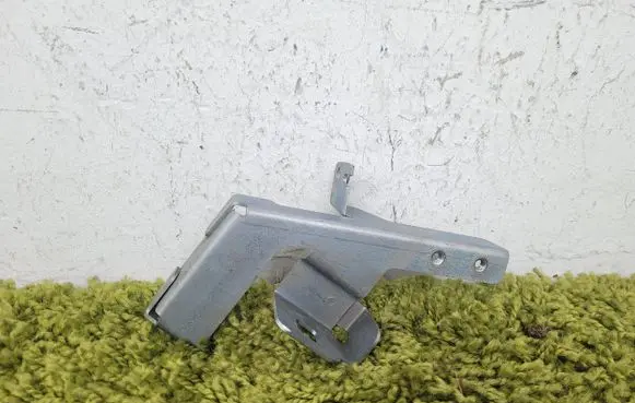 Mercedes-Benz C AMG W205 Front bumper mounting bracket a2056206300