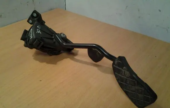 Audi A4 S4 B7 8E 8H Accelerator throttle pedal 8E2721523E 6PV00802634