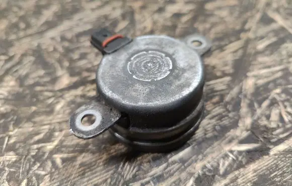 Land Rover Discovery 4 - LR4 Camshaft vanos timing valve 8W936M280AC