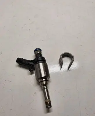 Skoda Superb B6 (3T) Fuel injector 06H906036H 0261500074
