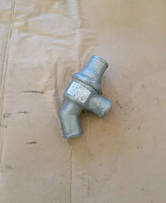 BMW 5 E28 Thermostat 331080 V648580
