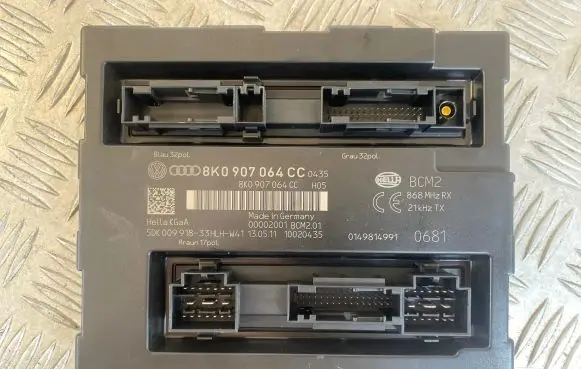 Audi A4 S4 B8 8K Comfort/convenience module 8K0907064CC 00002001 5DK00991810
