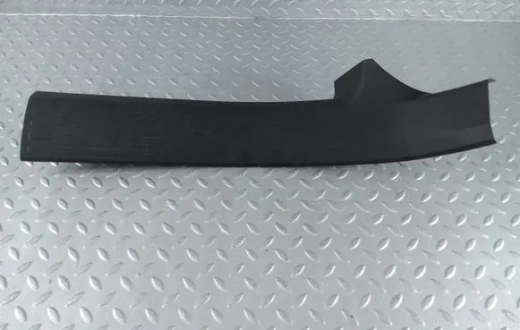 Other sill/pillar trim element