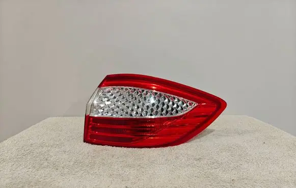 Ford Mondeo MK IV Rear/tail lights 7S7113404B