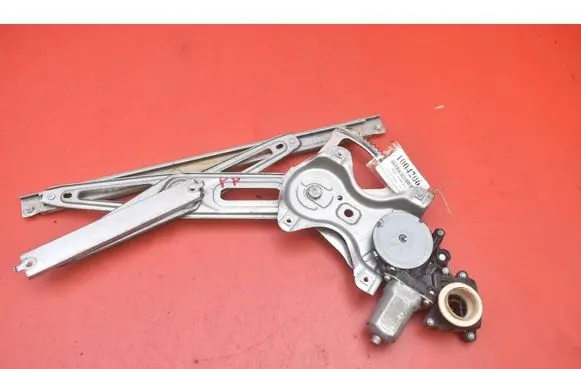 Toyota Auris 150 Front door window regulator with motor 8570102010