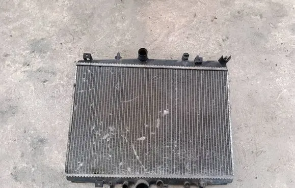 Citroen C5 Coolant radiator 9635990080
