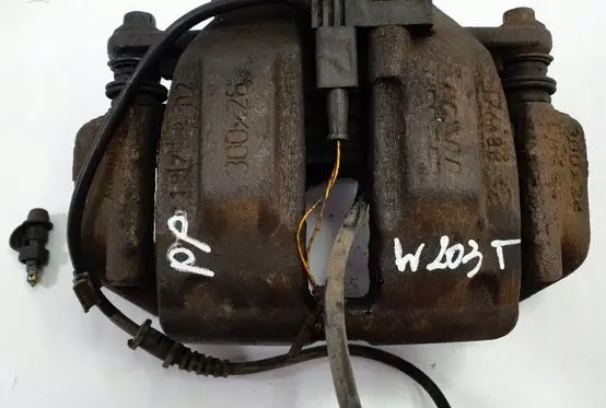 Mercedes-Benz C W203 Front brake caliper