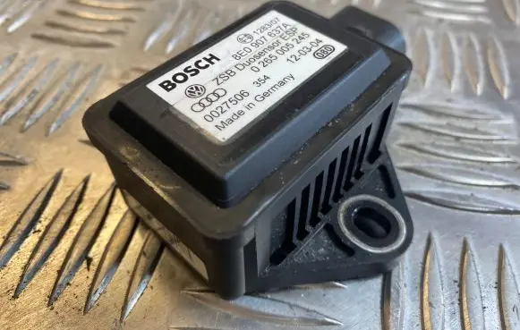 Audi A4 S4 B6 8E 8H ESP acceleration yaw rate sensor 8E0907637A 0265005245 0027506