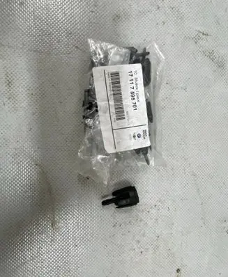 BMW X3 F25 Radiator mount bracket 7595701 17117595701