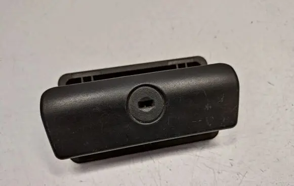 BMW 3 E90 E91 Glove box handle 51168163017 51168163018