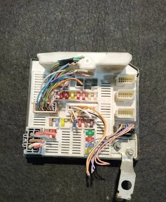 Renault Scenic II - Grand scenic II Fuse module 8200455424 7170212673 519083075