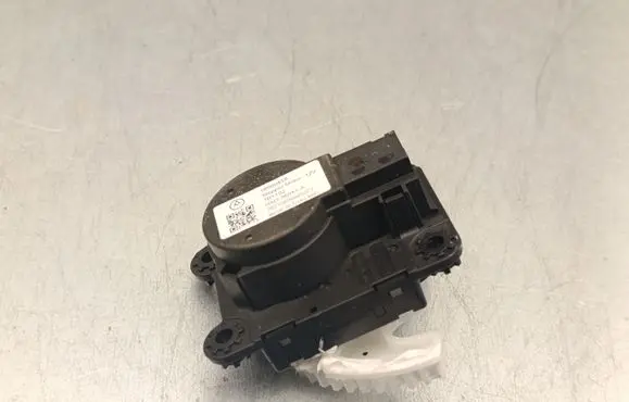 Citroen C4 III e-C4 Air flap motor/actuator 16000458