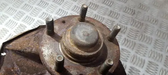 Mazda Premacy Rear wheel hub
