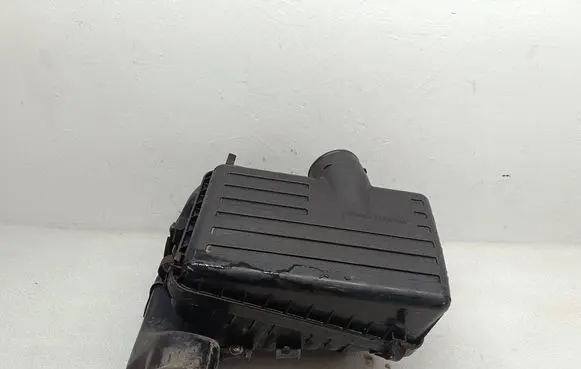 Opel Frontera B Air filter box 897187614