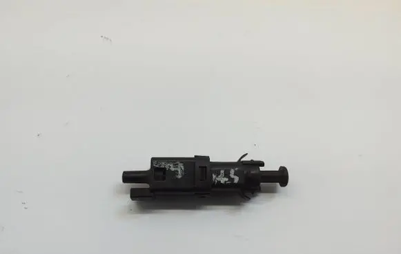 Volvo S70 V70 V70 XC Brake pedal sensor switch 9146505