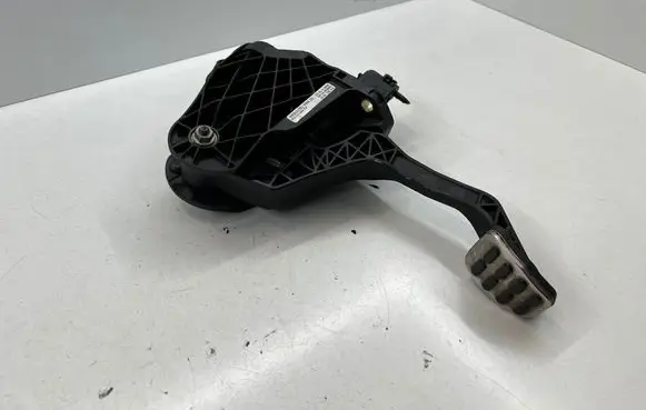Audi TT TTS Mk2 Clutch pedal 1K2721059CP