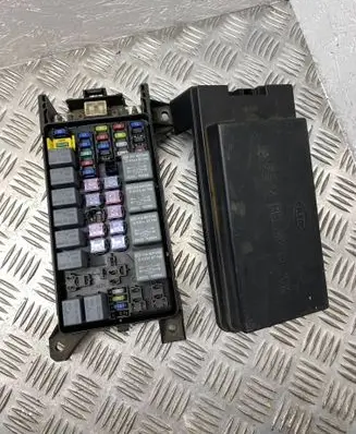 KIA Sorento Fuse module 911603E040 10040211021 BE0400402270043