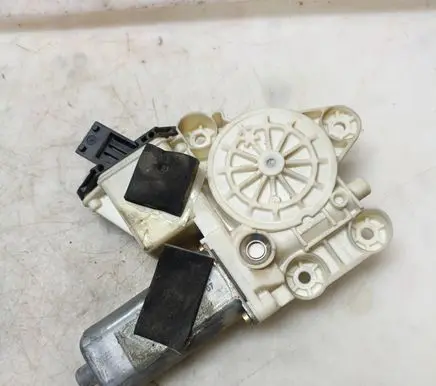 Opel Vectra C Front door window regulator with motor 9178987 0920047 106045103