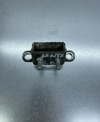 Tailgate/trunk/boot hinge