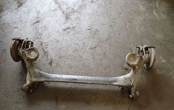 Volkswagen Polo IV 9N3 Rear beam 