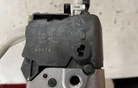 Peugeot 308 Rear door lock 567164 A01521 1308