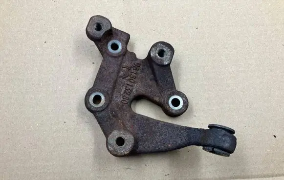 Peugeot Boxer Engine mounting bracket 9818013280