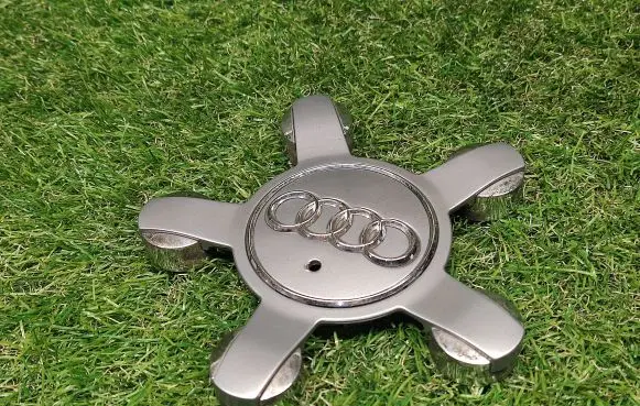 Audi Q5 SQ5 Original wheel cap 8R0601165