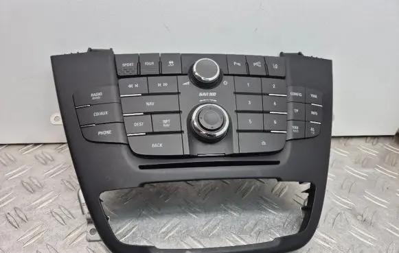 Head unit multimedia control