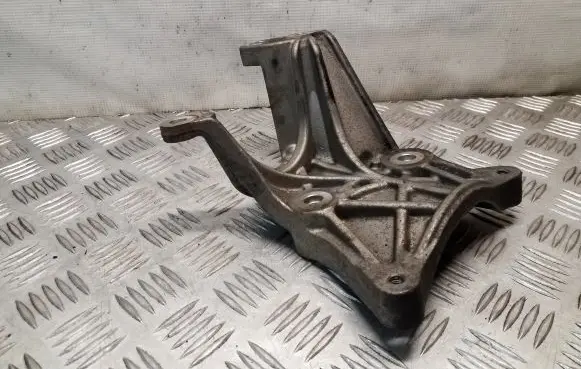 Dodge Nitro Engine mounting bracket 20513136F