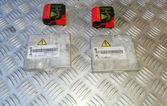 Volkswagen Golf V Headlight ballast module Xenon 1T0907391 1307329090 1307329076