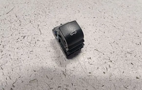 BMW X3 F25 Tailgate opening switch 9303662 61319303662