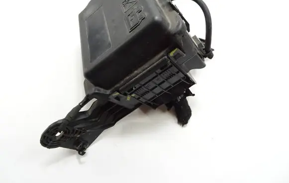 Opel Crossland X Fuse module 9804846880 80VZT31676