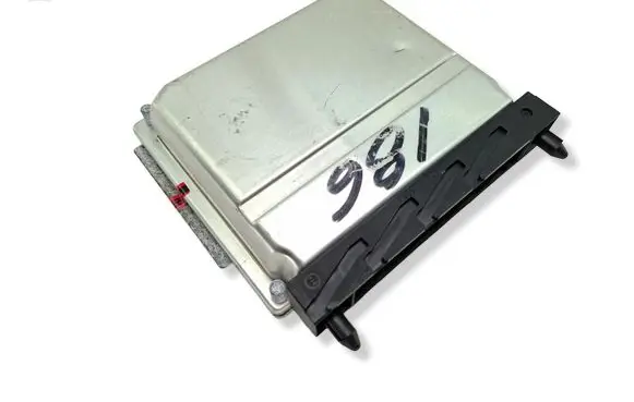 Volvo XC70 Engine control unit/module 0261207392 08627757A