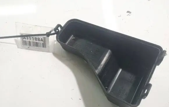 Toyota Corolla Verso AR10 Fuse box cover 