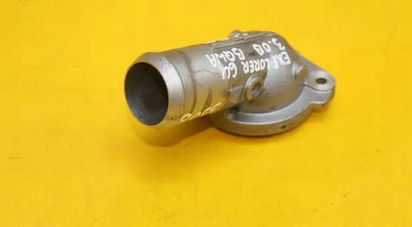 Ford Explorer Engine coolant pipe/hose