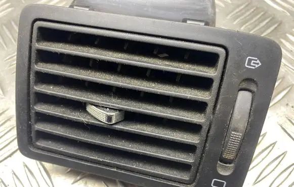 Peugeot 307 Dashboard side air vent grill/cover trim 9634498977