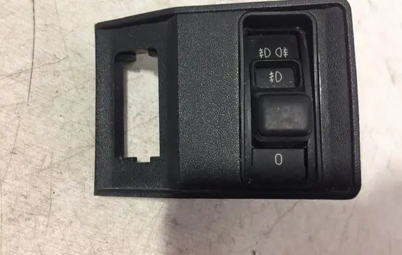 BMW 5 E34 Fog light switch 613183512391