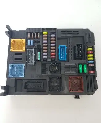 Citroen Berlingo Fuse module 9830707680