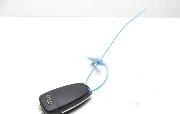 Audi A1 Ignition key/card 8X0837220D